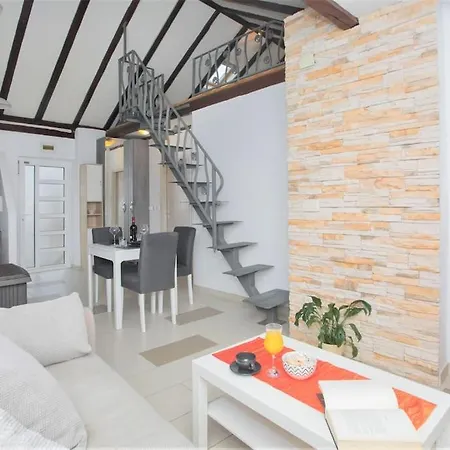 Apartamento The Hide - Cozy In Center Of