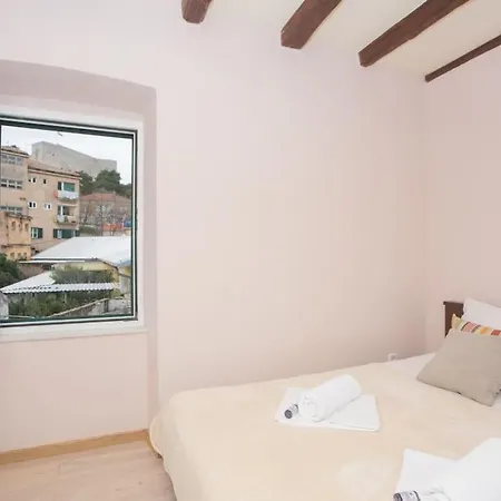 The Hide - Cozy In Center Of Apartamento Šibenik